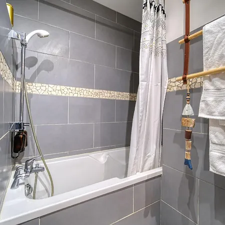 Maison Bossanne Guest house Barbieres